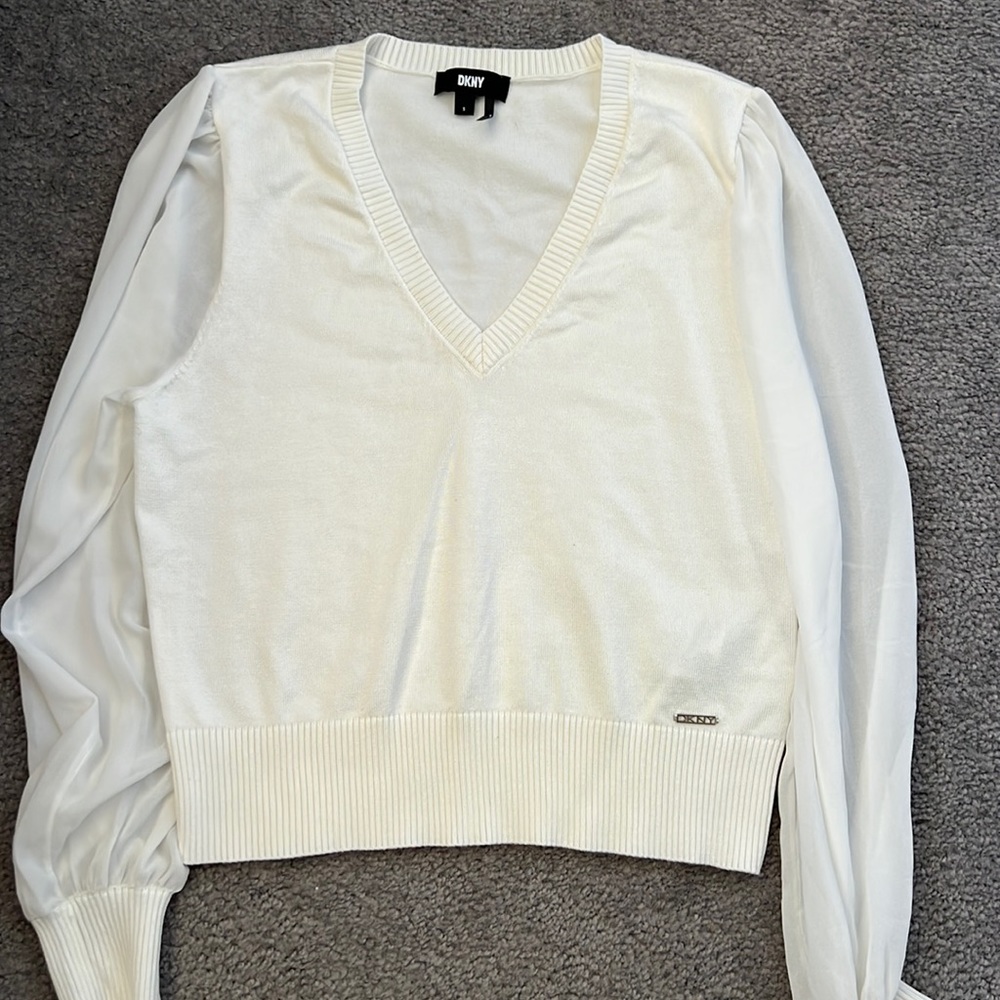 DKNY Woman’s V neck Sweater